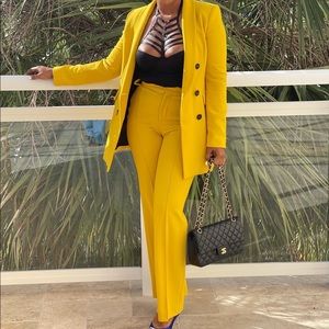 NWT Zara suit in size xs. Price as is.